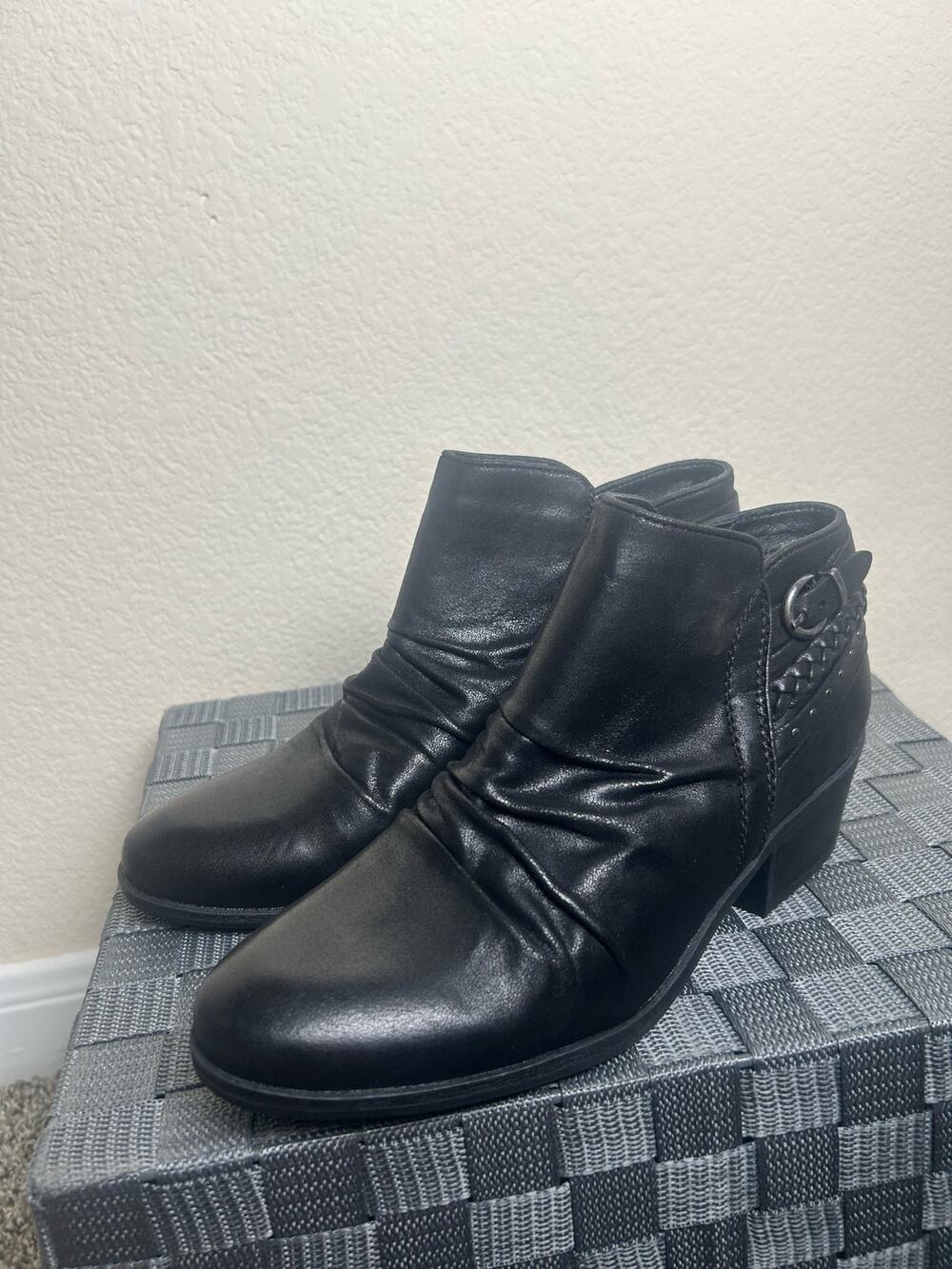 Naturalizer Boots Women's Size 7 Black Booties Autumn Preppy Casual Heeled Shoes